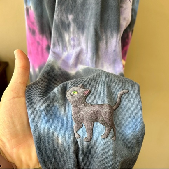 Disney Parks Hocus Pocus Sanderson Sisters “Tonight We Fly” Spirit Jersey M NWT - Picture 13 of 15